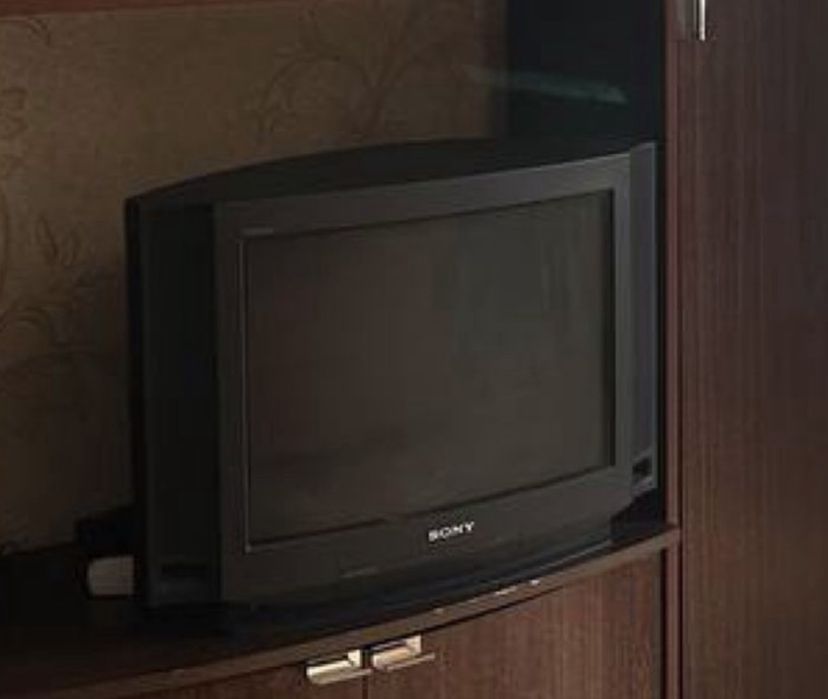 Отдам ламповый телевизор.