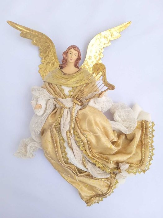 Cudny anioł w szatach do szopki bożonarodzeniowej szopka betlejemska