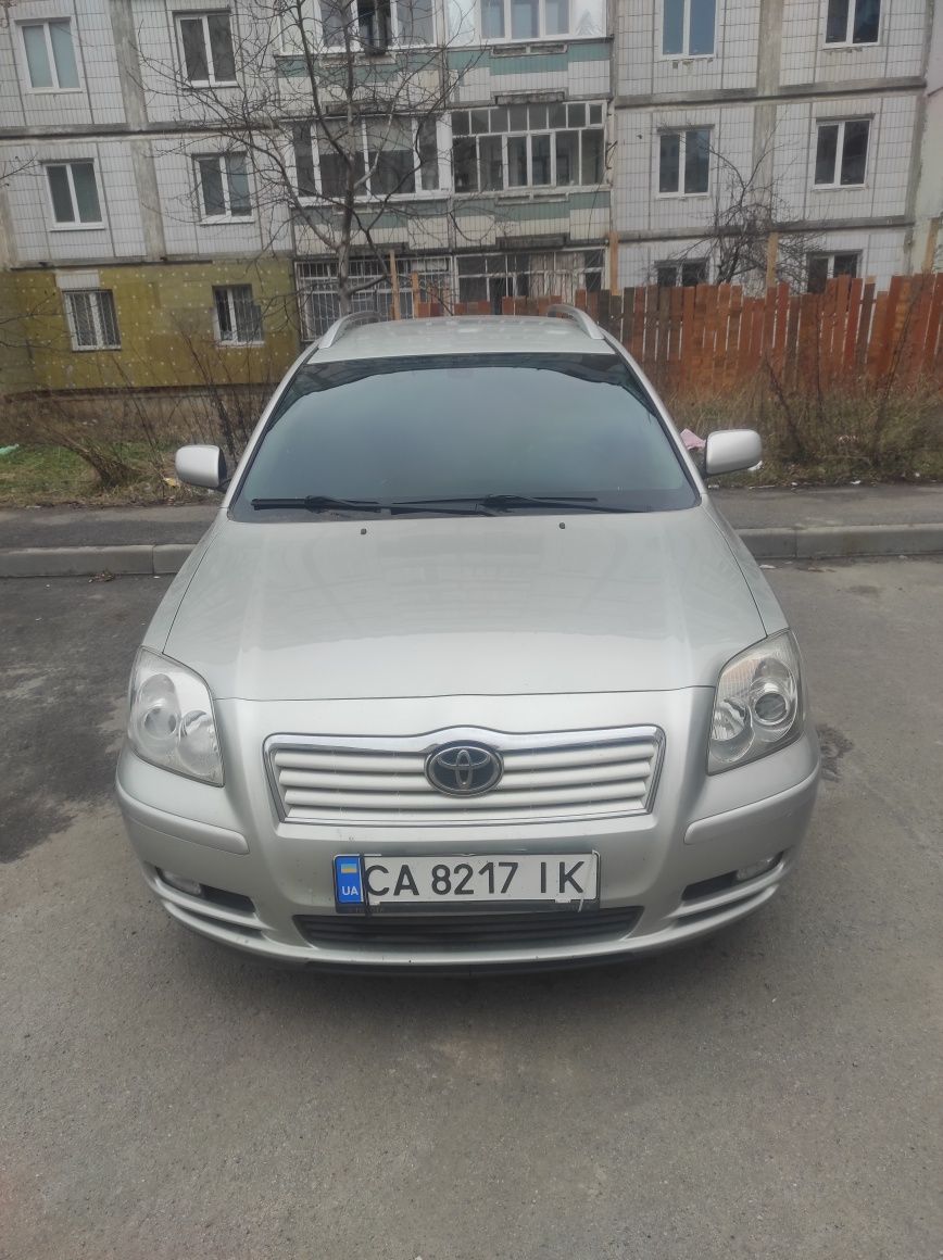 Продам Avensis 2005р