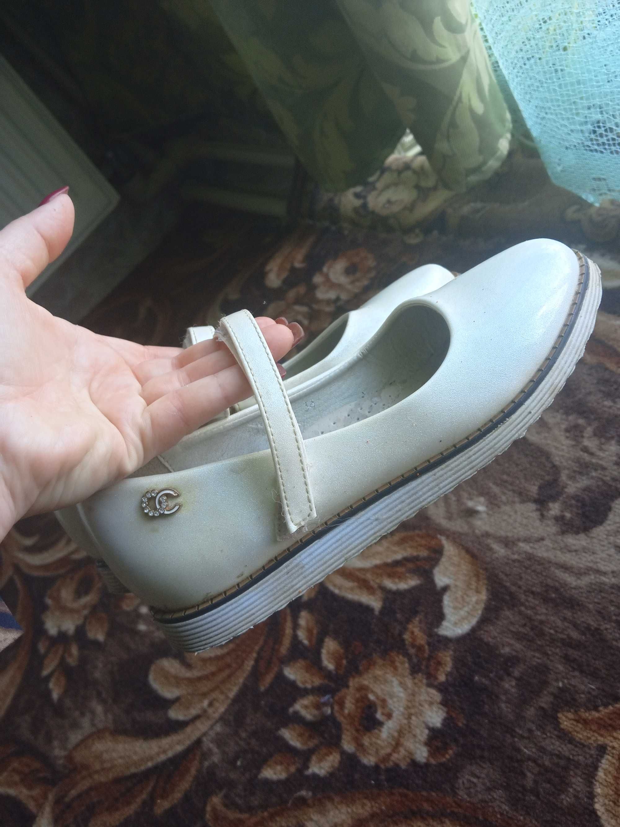 Туфлі білі 34розмір