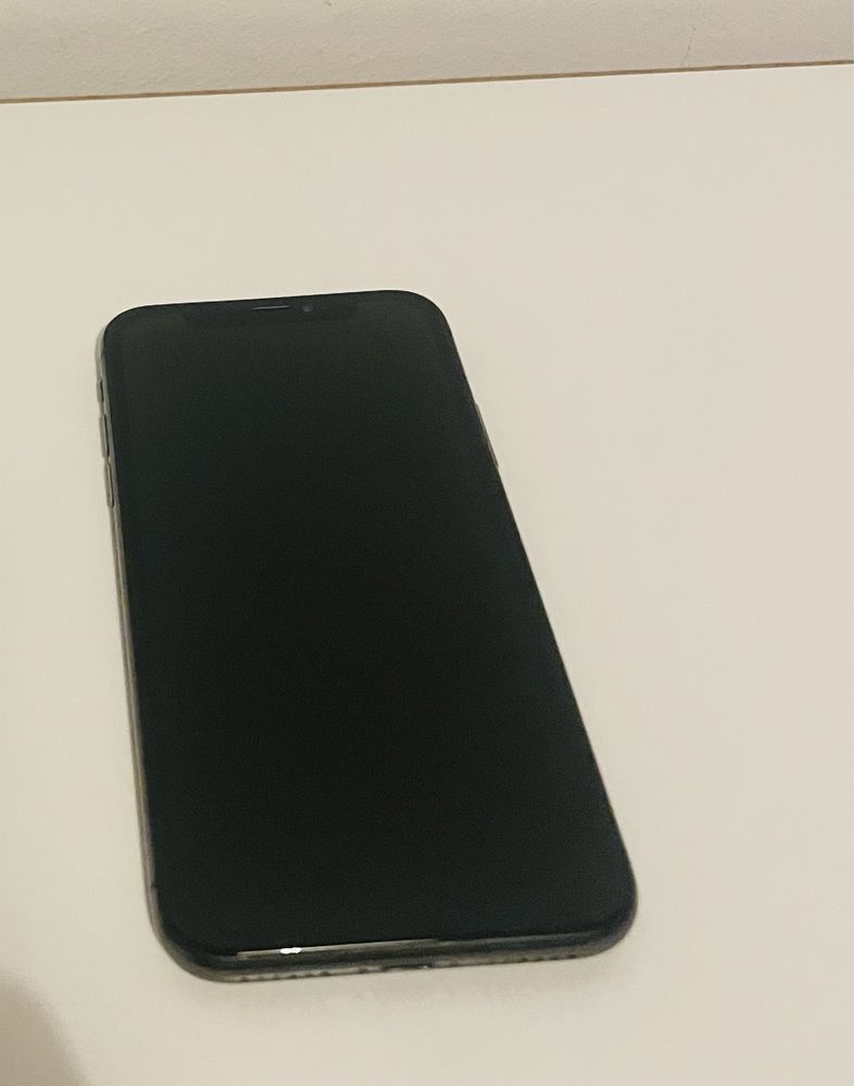 Iphone X 64 GB czarny i srebrny