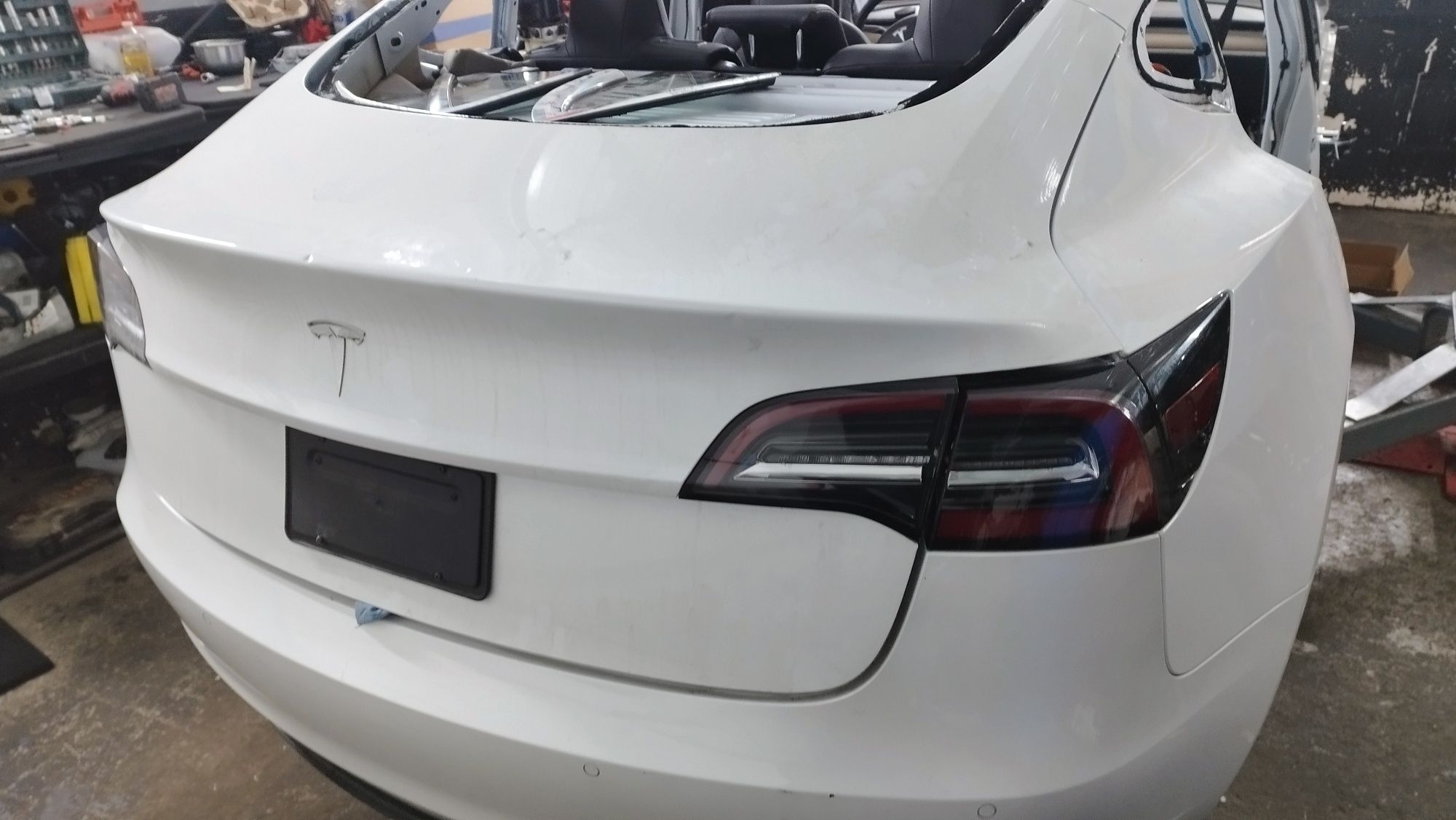 Кришка багажника Tesla Model 3 тесла