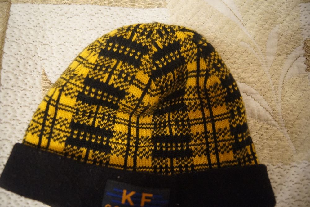 czapka żółta krata KF