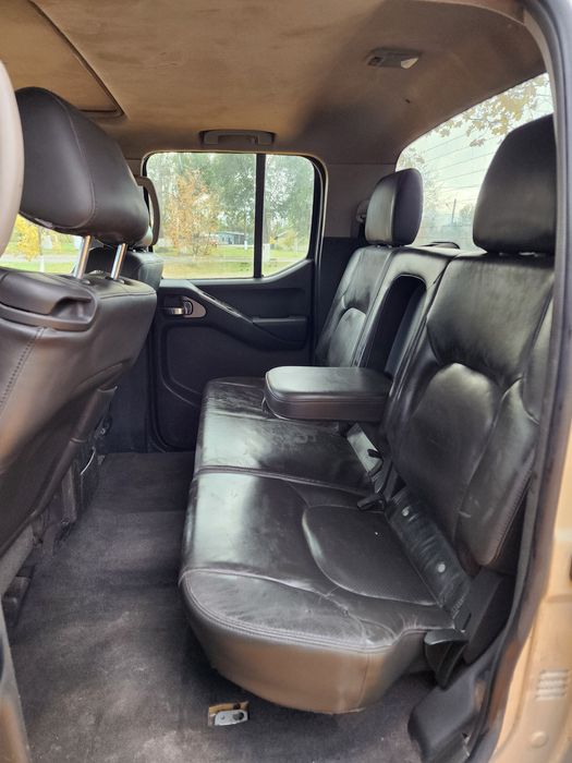 Nissan Navarro D40 авто для ЗСУ пикап