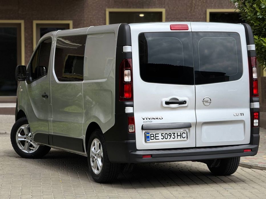 Продам Opel Vivaro Груз-пас 2015 року.
