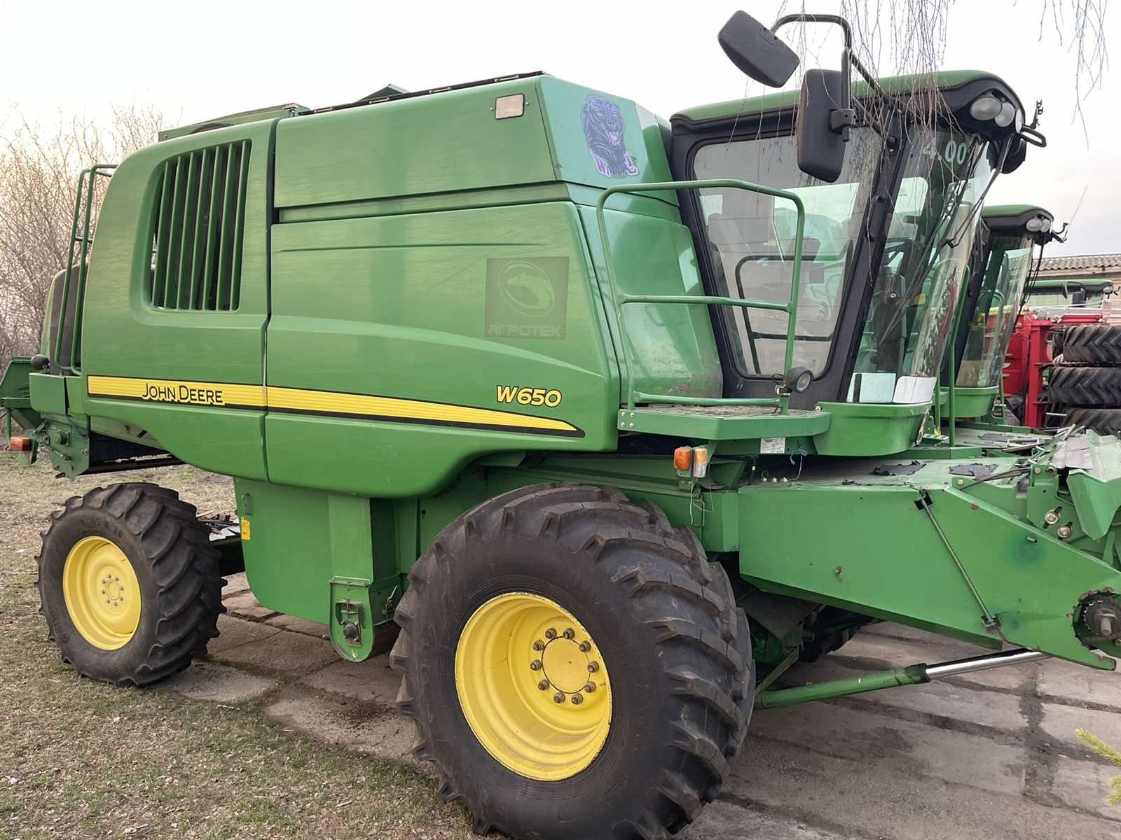 Комбайн John Deere W 650