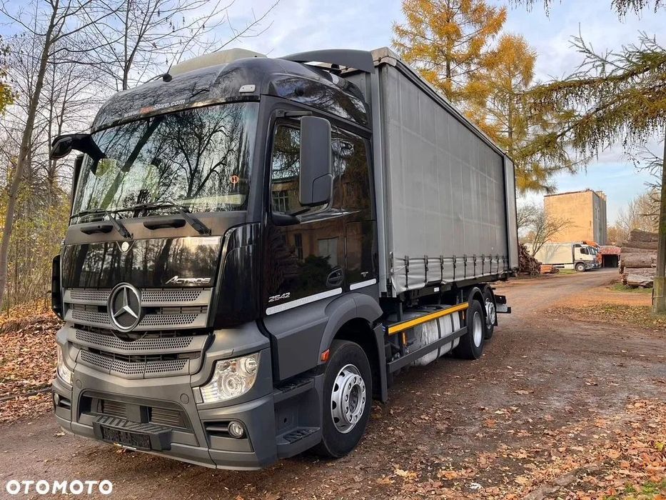 Mercedes-Benz ACTROS 2542L | STREAMSPACE | FIRANKA 7.30 m  | Zestaw Przejazdowy | 36 Palet | Rama BDF | Winda * Stan Idealny *