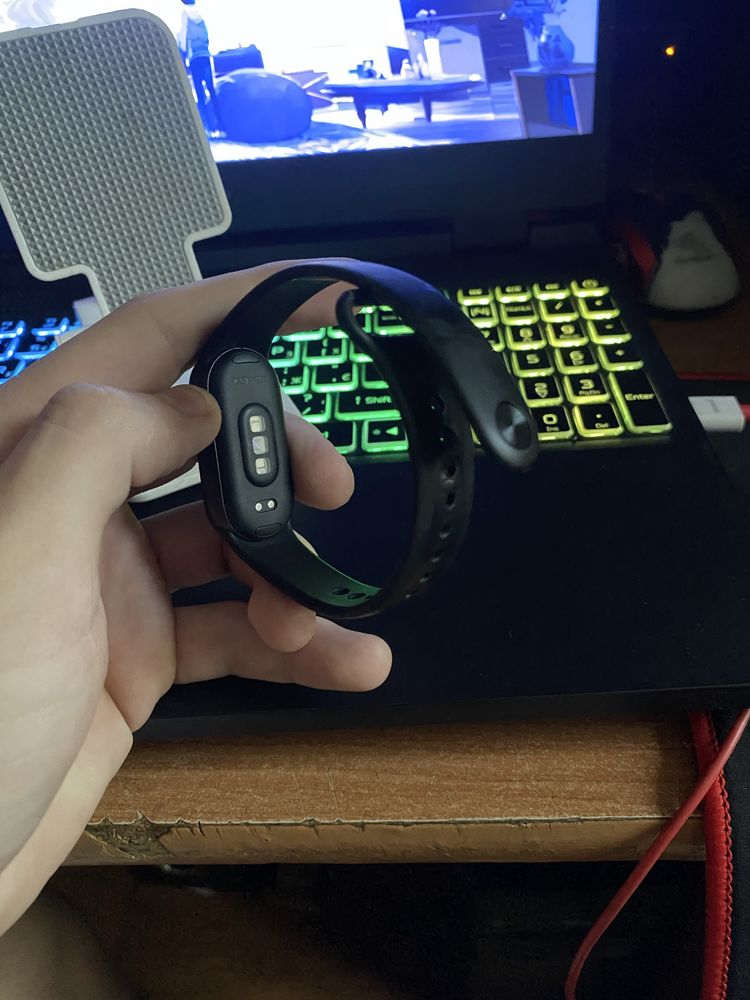 Продам mi band 9