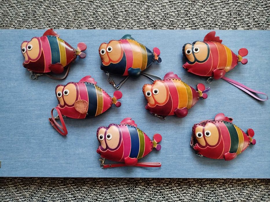 Skórzane portfele / etui w kształcie rybek