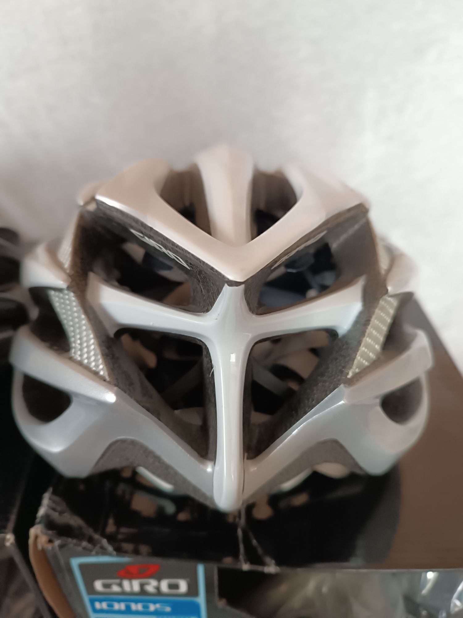 Giro Ionos kask szosowy