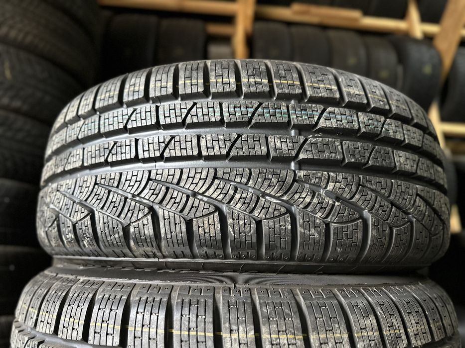 Шини нові 225/50R17 Pirelli Sottozero2 210 RFT ранфлет