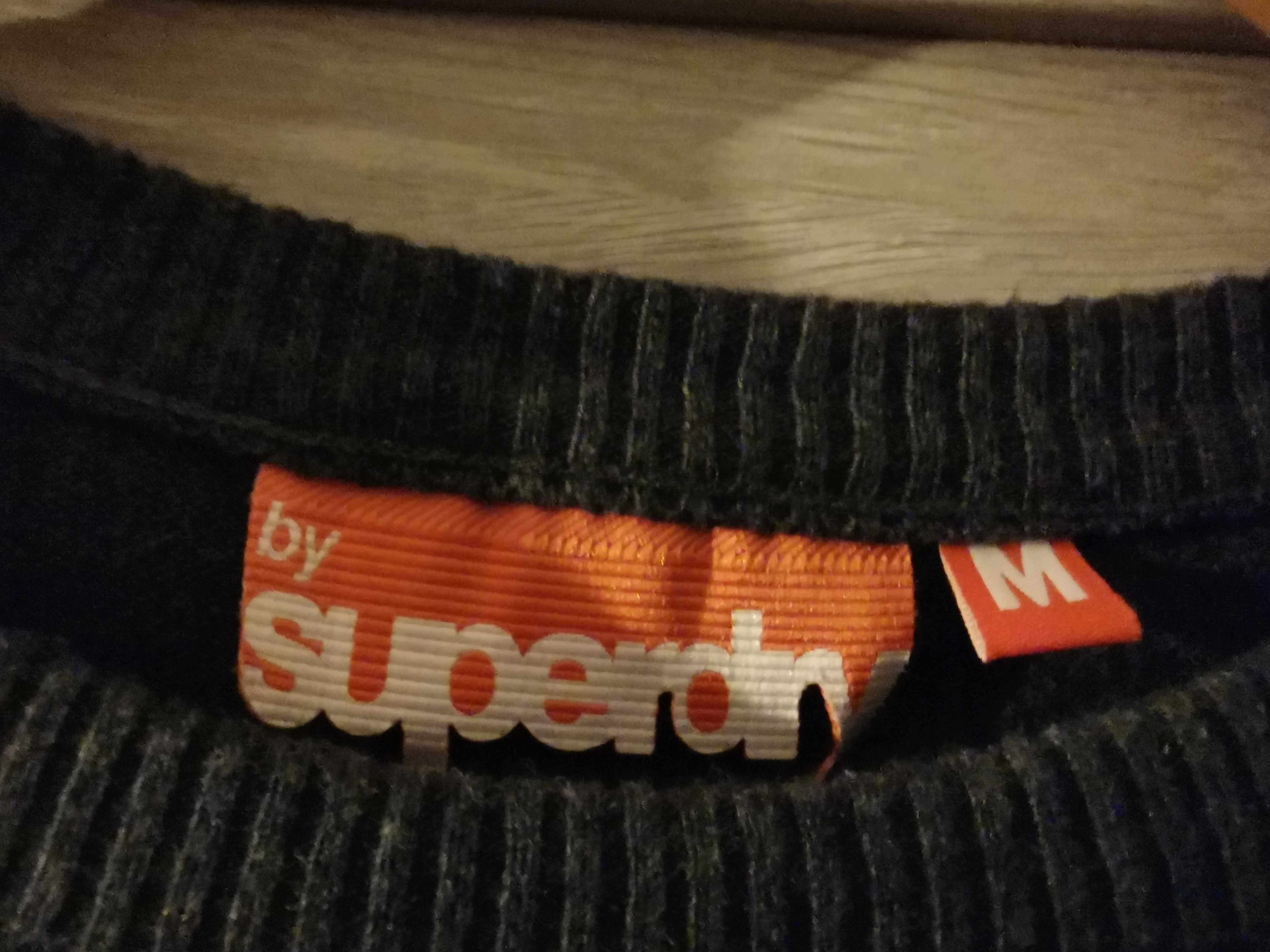 Cienki sweter superdry