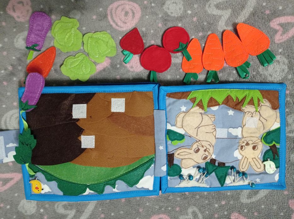 Розвиваюча книга з фетру.