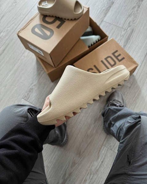 Тапки Adidas Yeezy slide