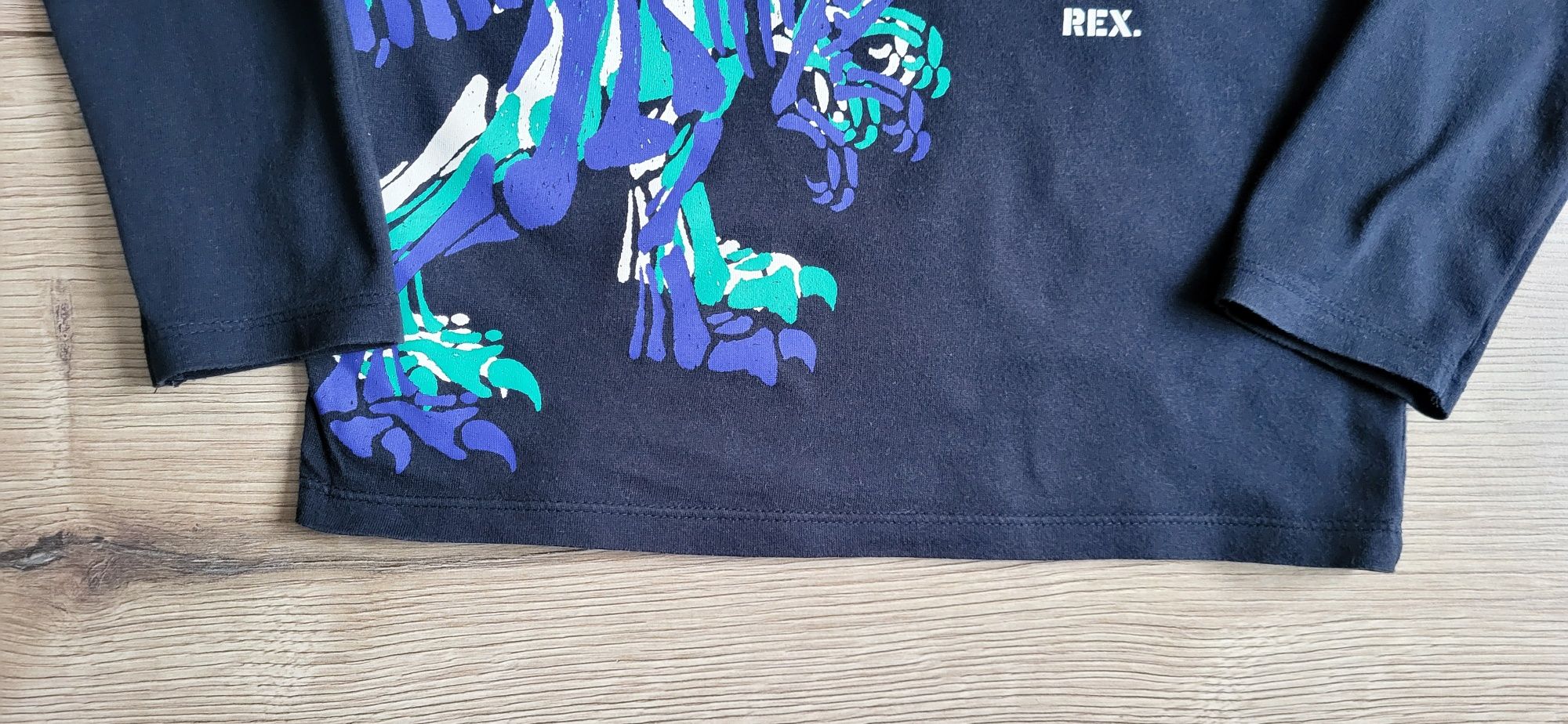 H&M koszulka z długim rękawem z dinozaurem, rozm. 122/128
