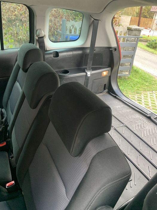 Продам автомобіль Мазда