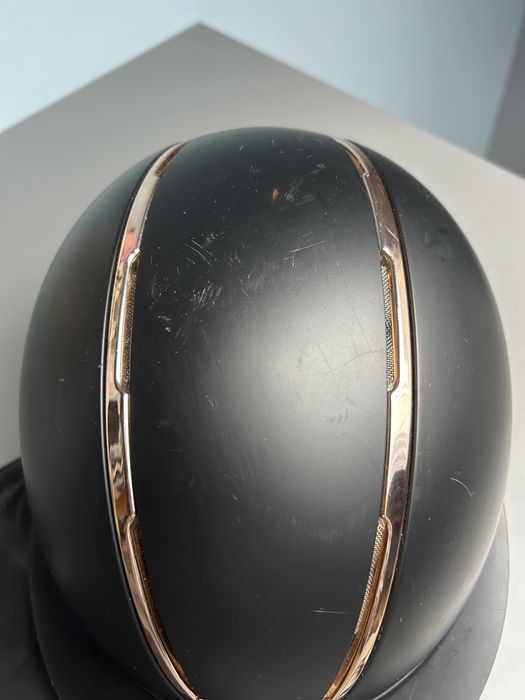 Czarny regulowany kask hkm 55-57cm r.M