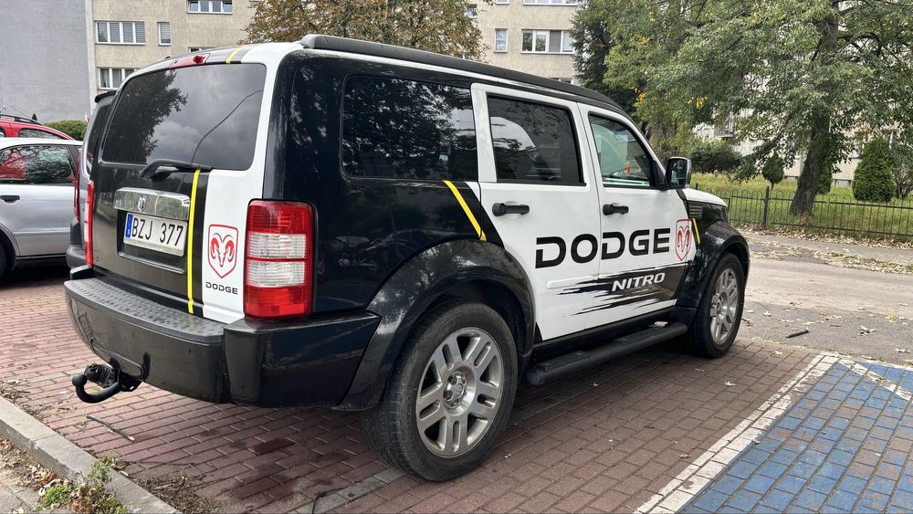 Dodge Nitro 4.0 bezyna  zamina na 7 osobowego