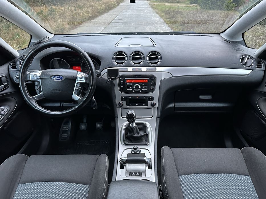 Ford S-max/2.0 Diesel/Manual/7 osob/2 komplety kol/