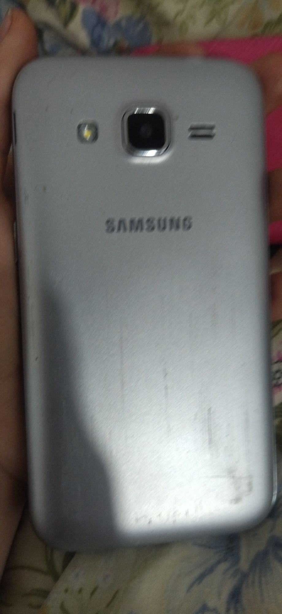 Samsung робочий який не знаю чохол іде в подарунок.