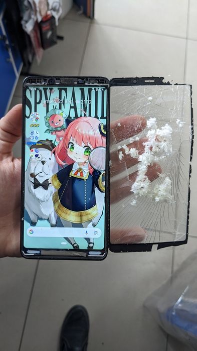 Ремонт телефонів. Заміна скла екрану.