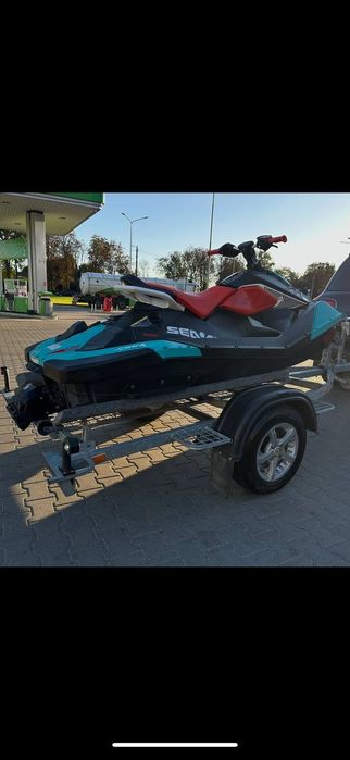 Гідроцикл брп спарк трікс
