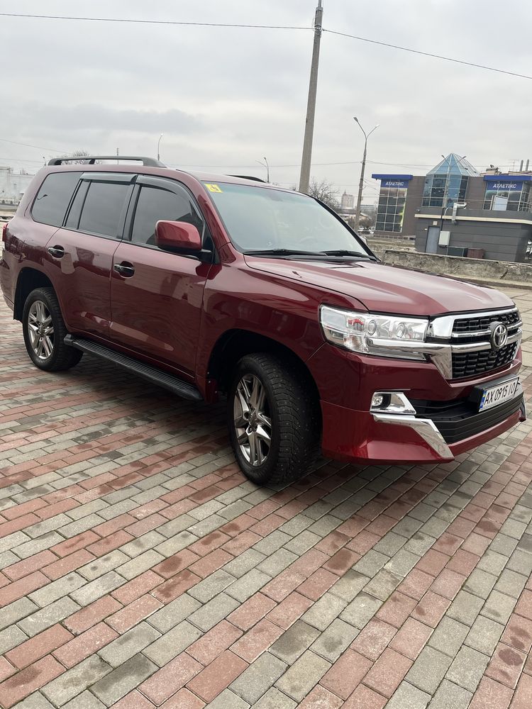 Toyota Land Cruiser 200