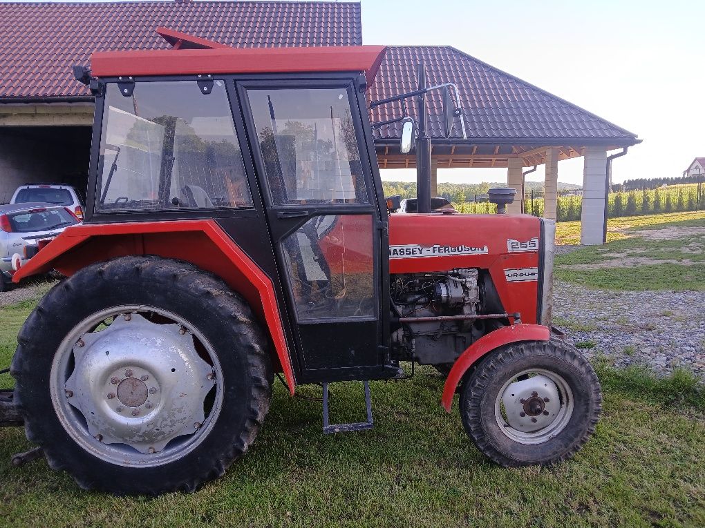 ** Massey  Ferguson  255 odpowiednik 3512 z nową kabiną **