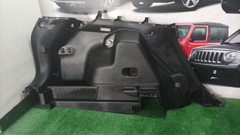 Обшивка багажника Jeep Cherokee пластик салону автошрот запчасти сслон