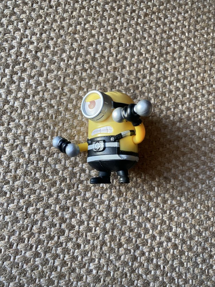 Vários Minions,todos pequenos,como novos