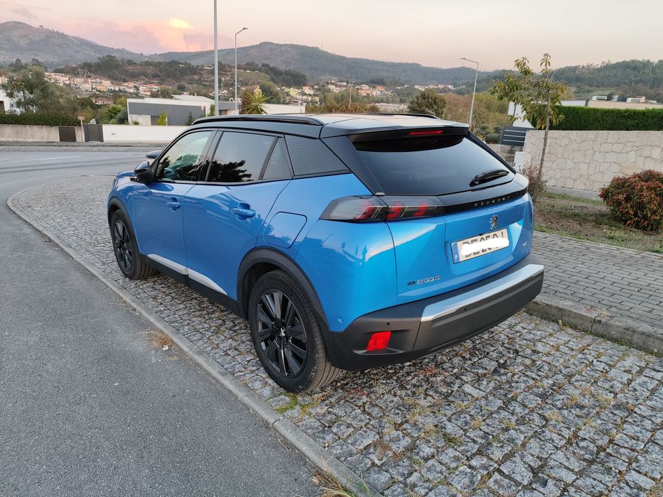 Peugeot e-2008 eletrico - GT C/Teto Panorâmico