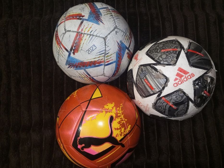 Продаю 3 футбольных мяча по отдельности