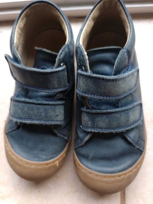 Buty  dziecięce różne rozmiary  4 pary