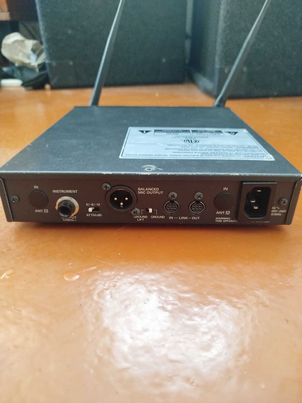 Audio-Technica AEW R4100/T5400. Shure UC24/SM87.
