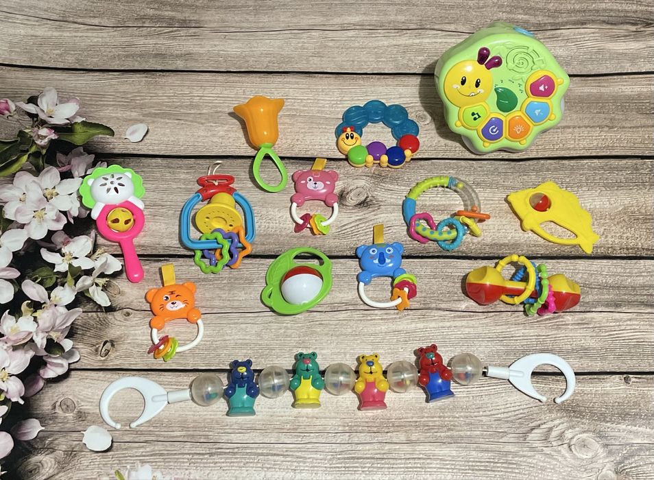 Набір постіль молоковідсмоктувач Avent мобіль BabyLove пелюшки іграшки