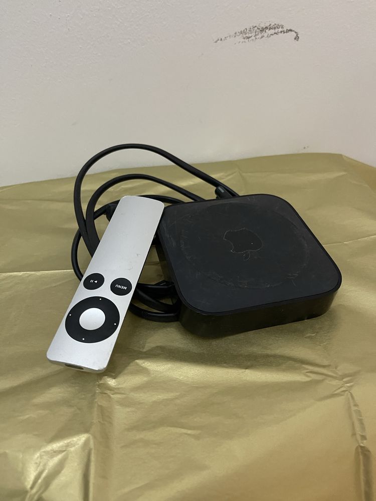 Apple TV Model A1469 3th Gen 8GB HD Airplay Wireless Media Streamer