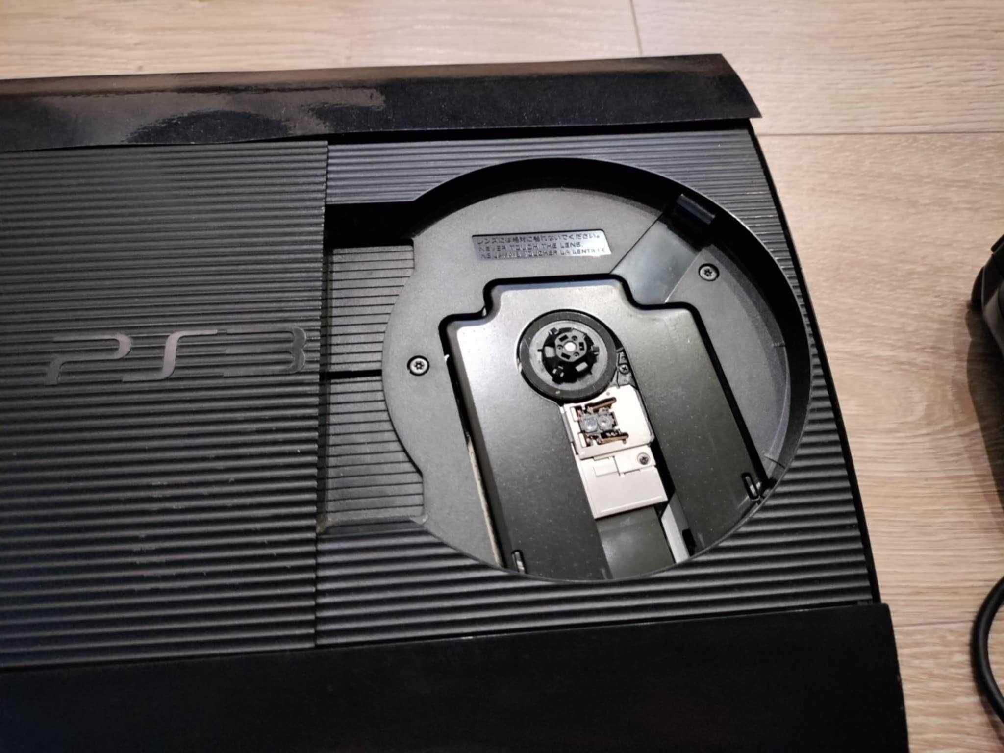 Konsola Playstation ps3 Super Slim z dyskiem