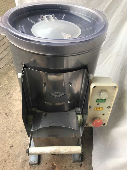 Промислова картоплечистка