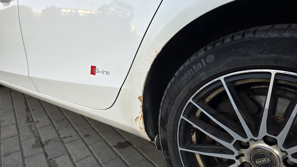 Audi A4 B8 2.0 120KM 2009r