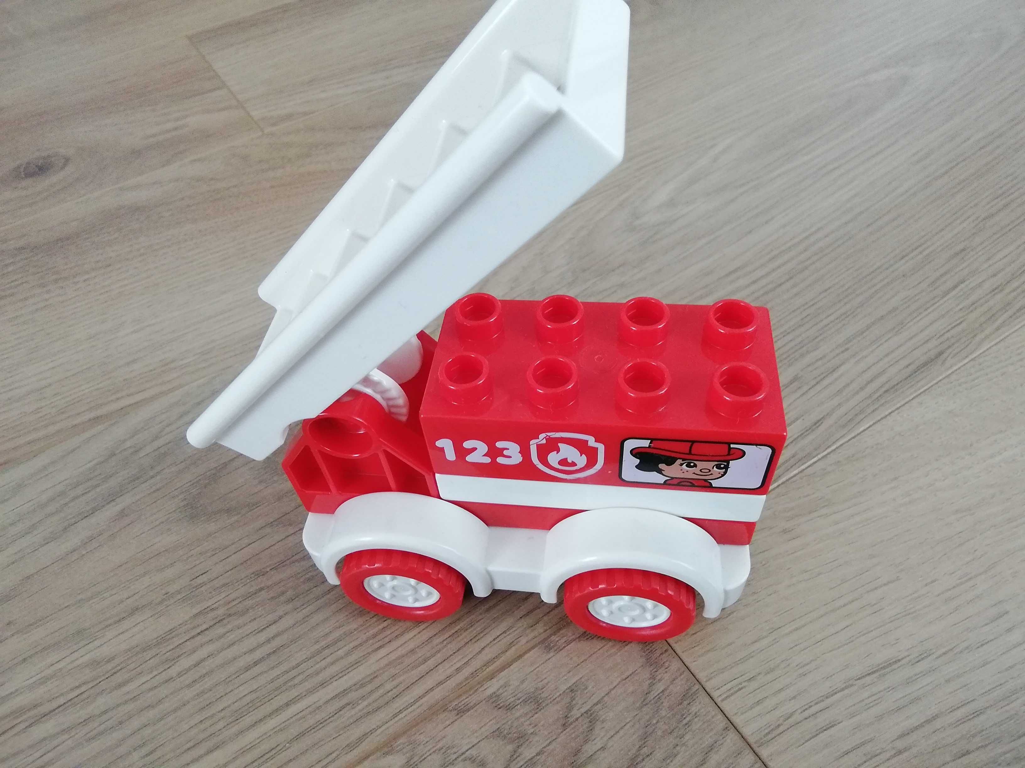 Lego Duplo wóz strażacki 10917