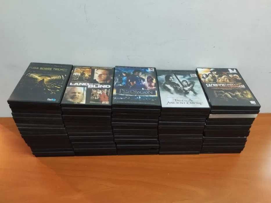 224 DVDs de música e 94 cassetes de qualidade