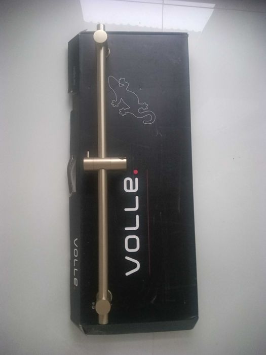 Штанга з тримачем для ванної кімнати у кольорі матове золото