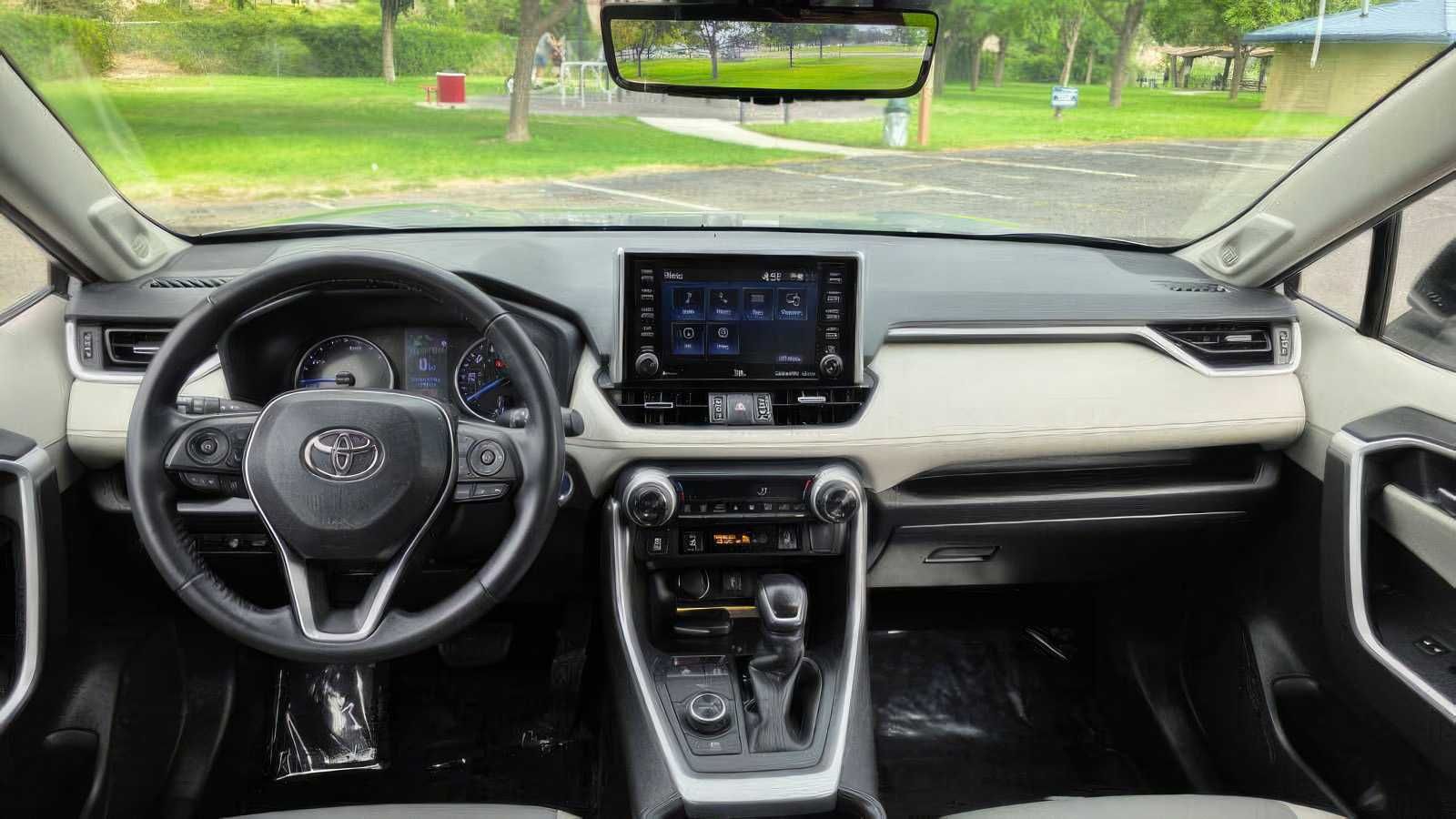 2021 Toyota RAV4 Hybrid XLE