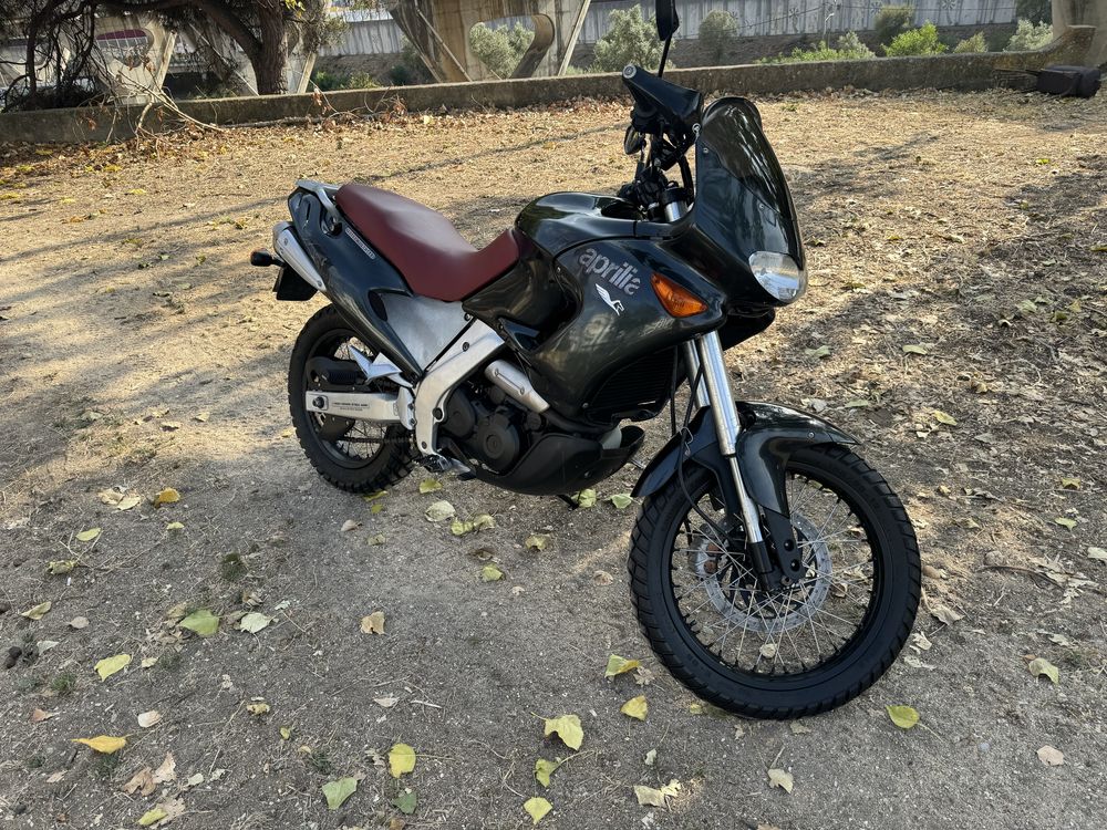 Mota aprilia 650cc  com 9500 km