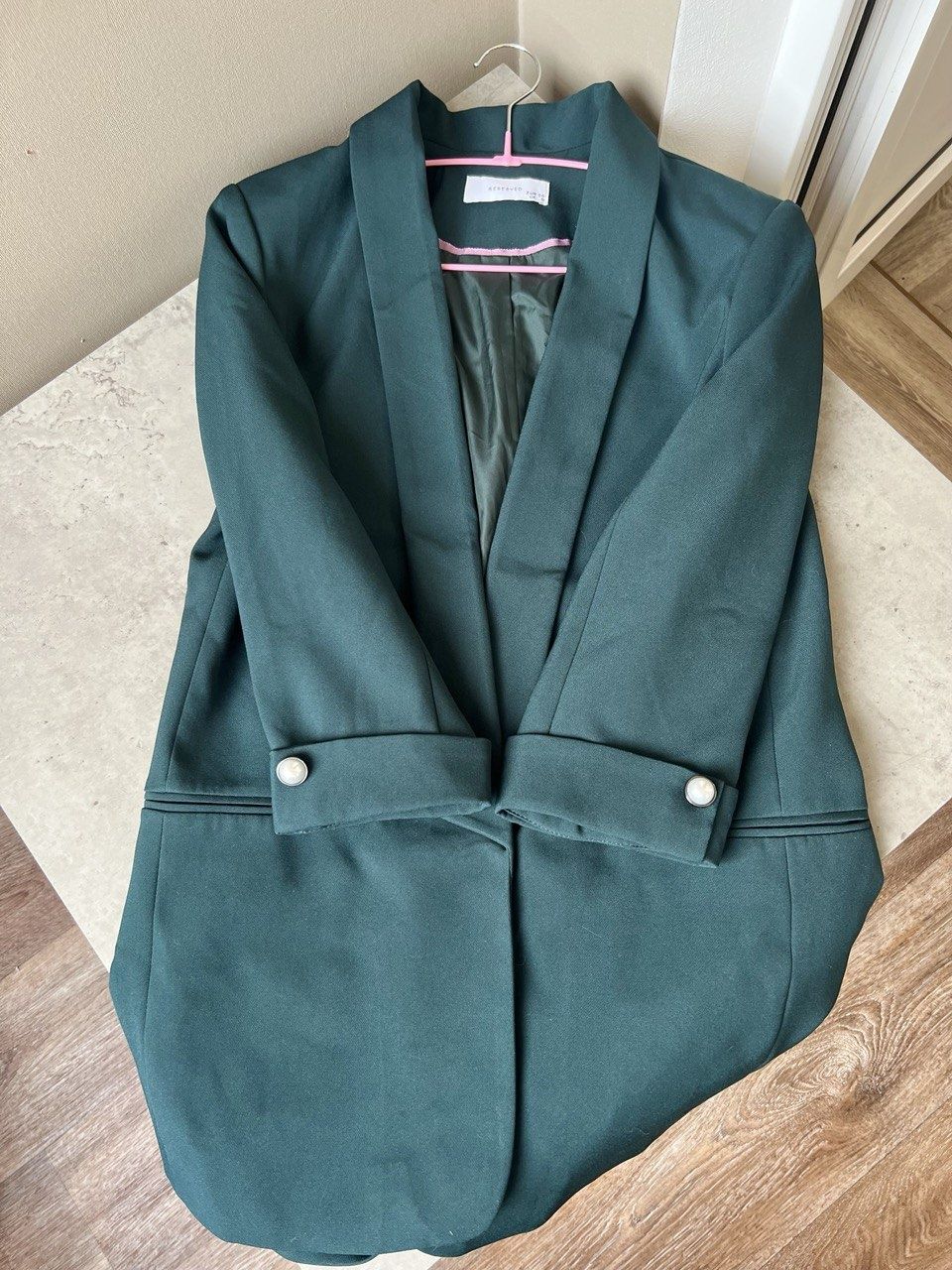 Блейзер reserved пиджак изумрудный классический темно-зеленого цвета S