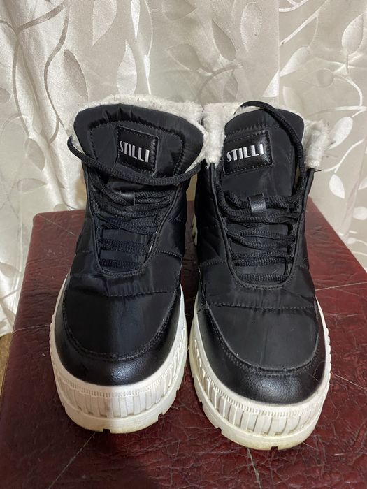 Продам теплі зимові ботинки