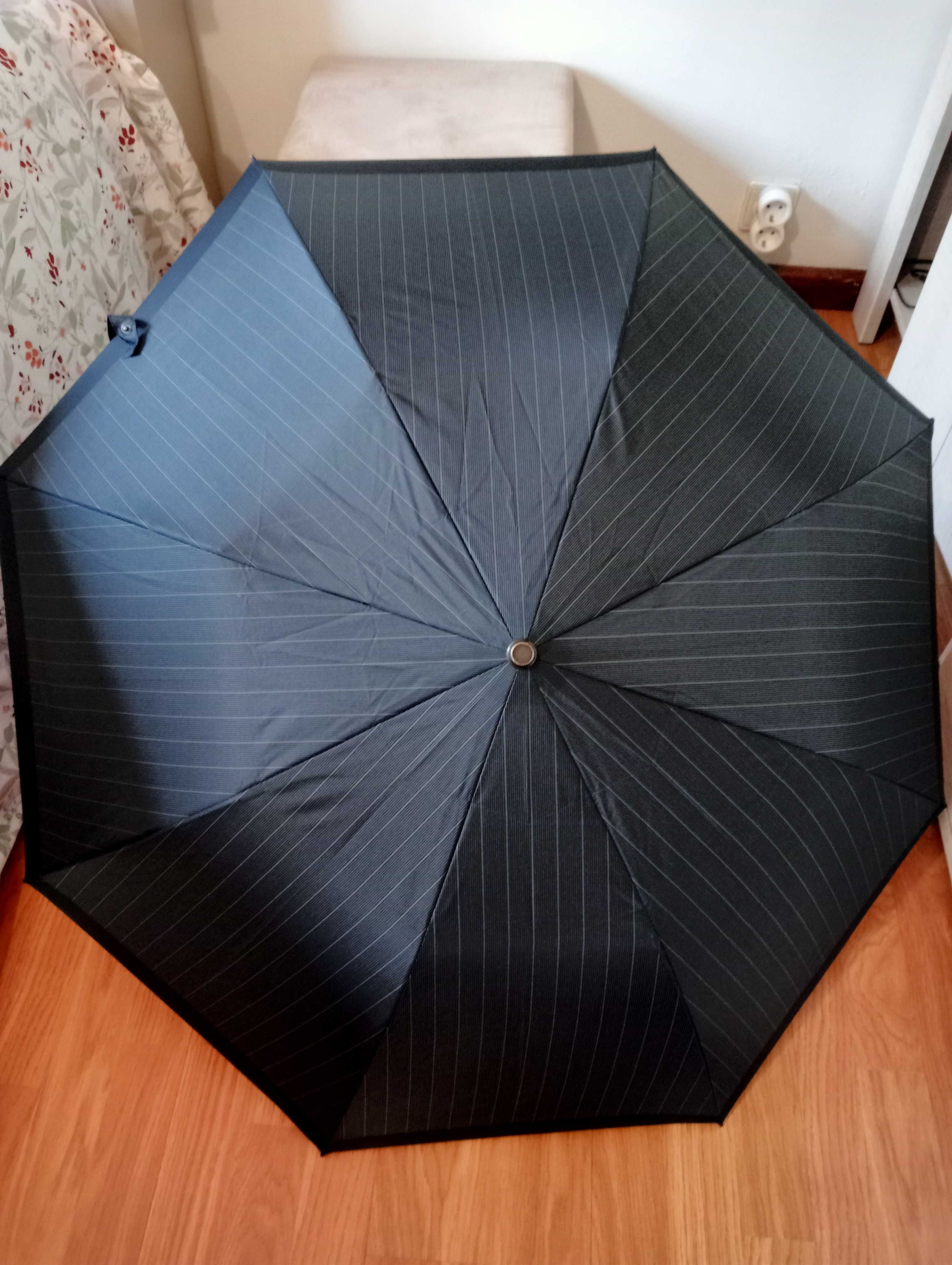 Guarda-chuva preto/ riscas cinzentas
