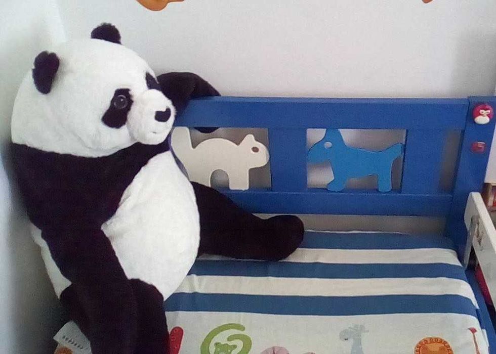 Estrutura de cama de criança c/estrado ripas, azul + cochão (IKEA)