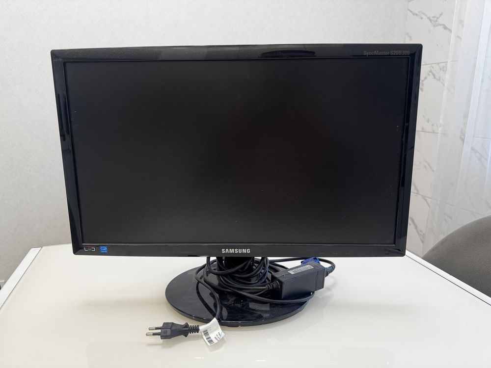 Монитор Samsung S20B300
