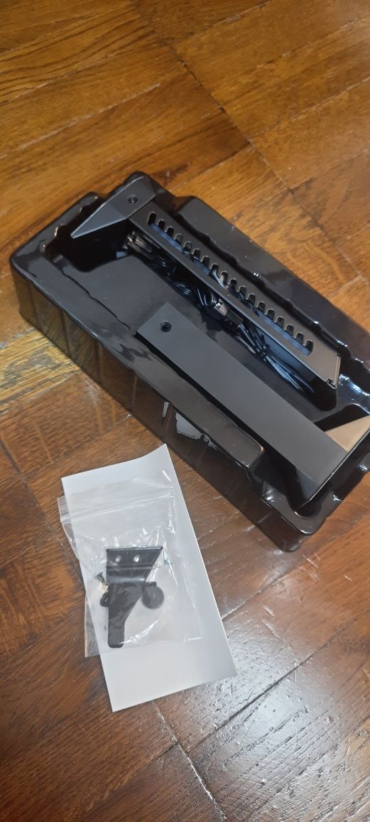 Продам новую подставку под видеокарту Deep Cool GH-01 A-RGB
